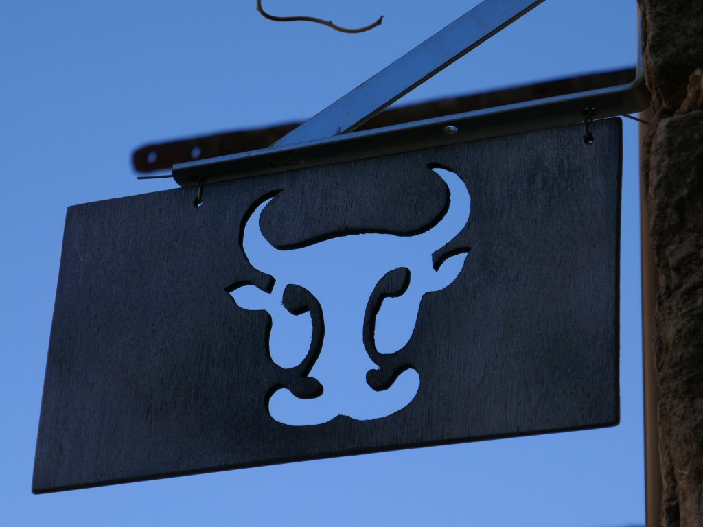 Design-Kunst rein im mittelalterlichen Sainte-Eulalie-de-Cernon (Metzgerei)