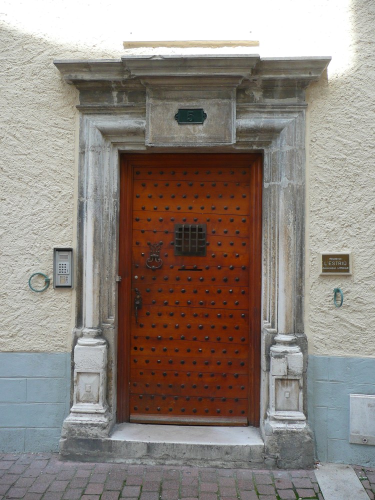 In Pau legt man Wert auf schöne Eingänge