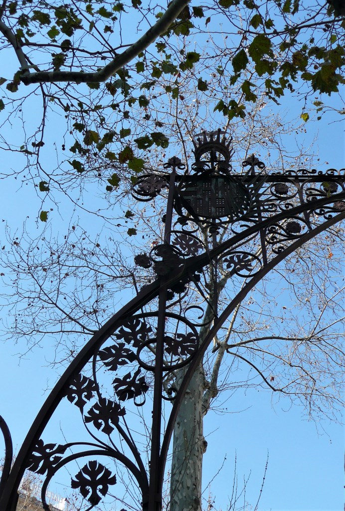 Auch der Blick nach oben lohnt sich