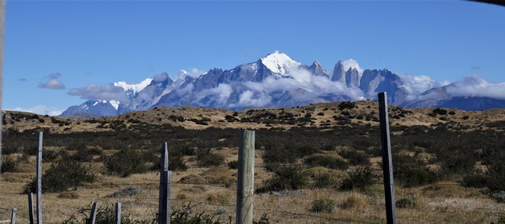 Das Paine-Massiv von Osten (Argentinien)