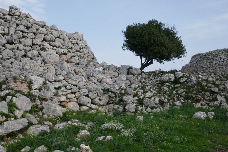 Ausgrabungen von Siedlungen der Talayot