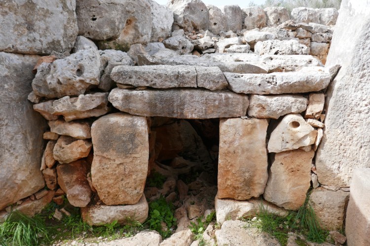 Ausgrabungen von Siedlungen der Talayot