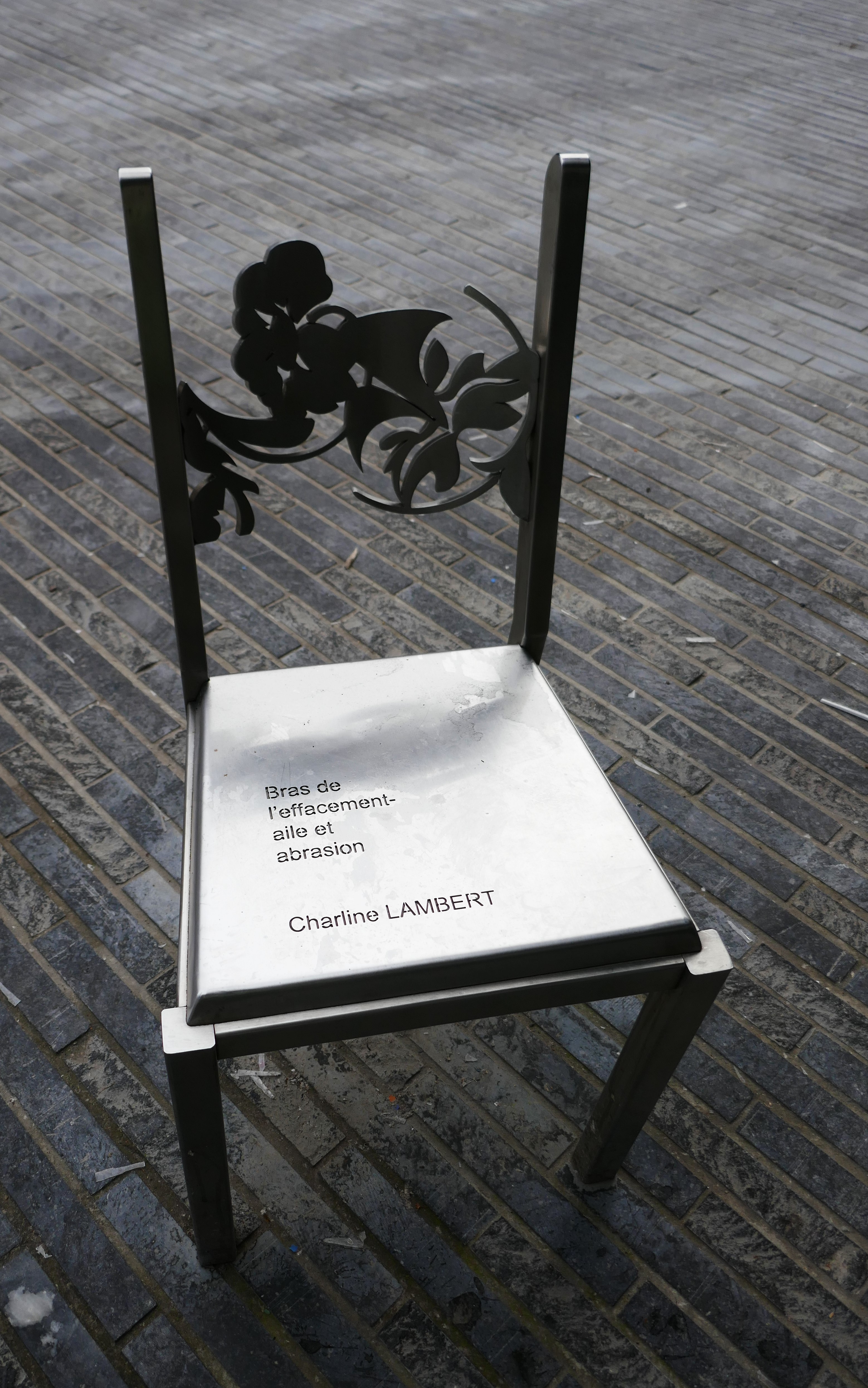 Kunstobjekt auf einem Platz in Namur