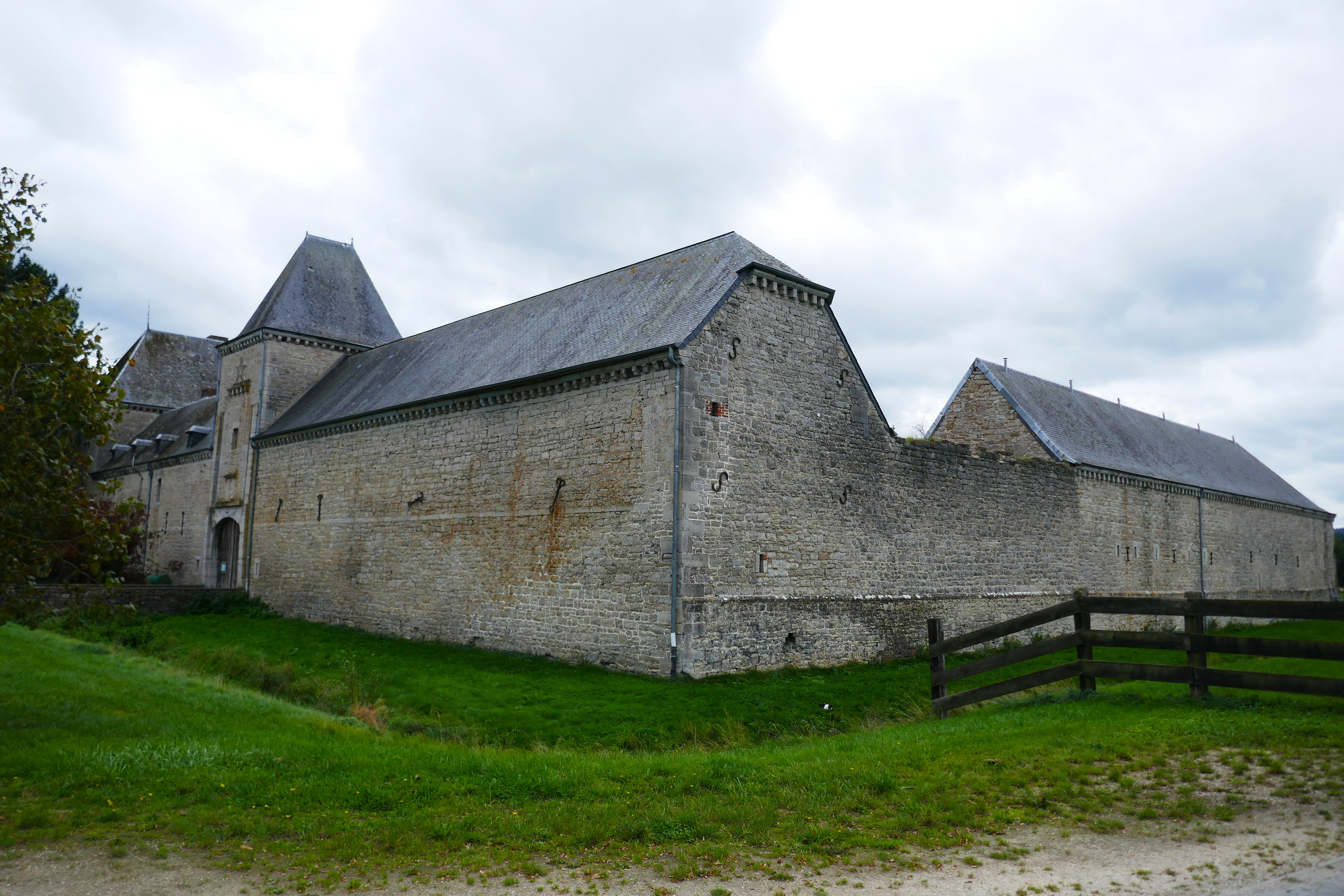 Ziemlich abweisend, dieses Château