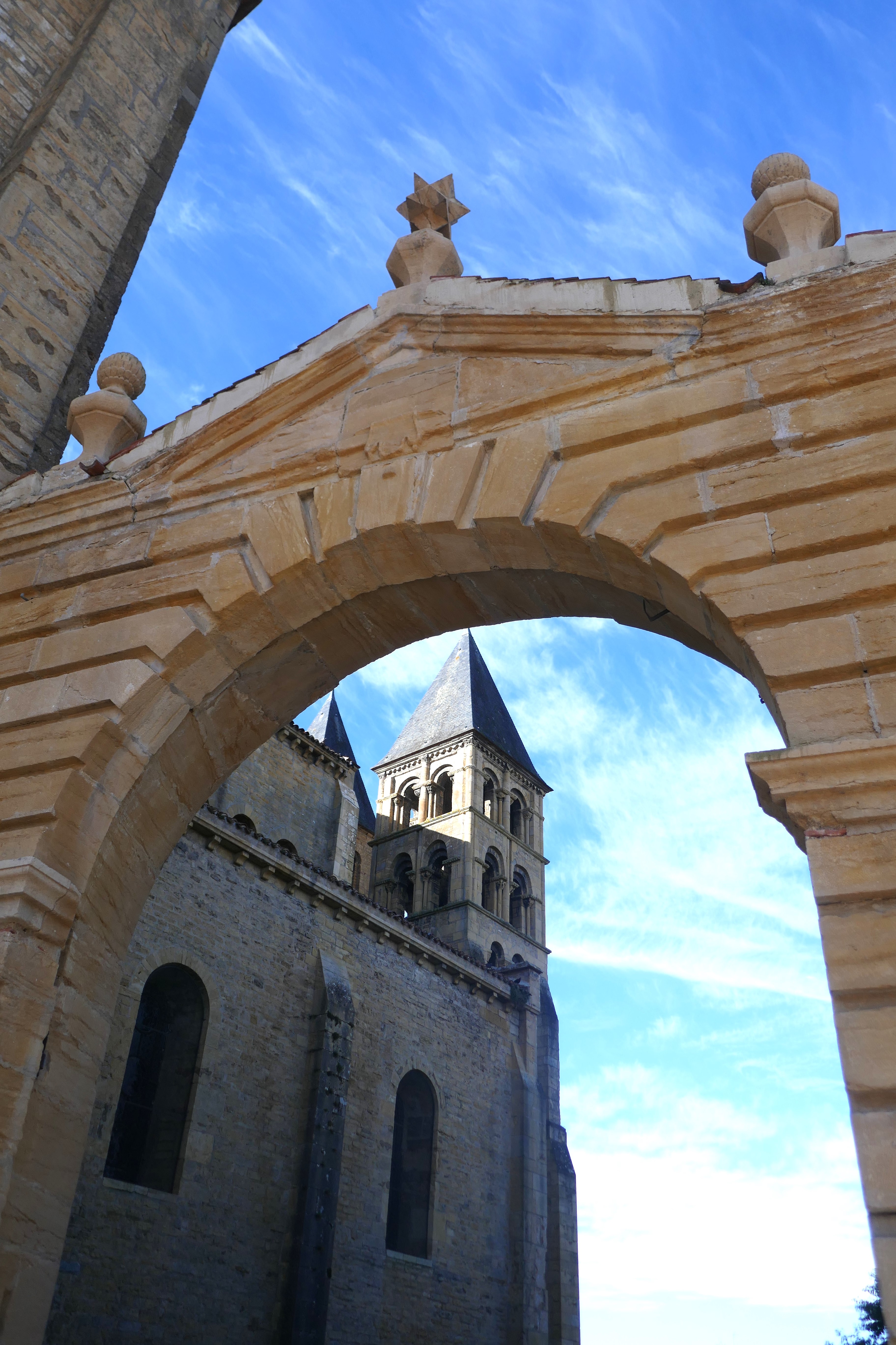 Basilika von Paray-le-Monial, Romanik pur