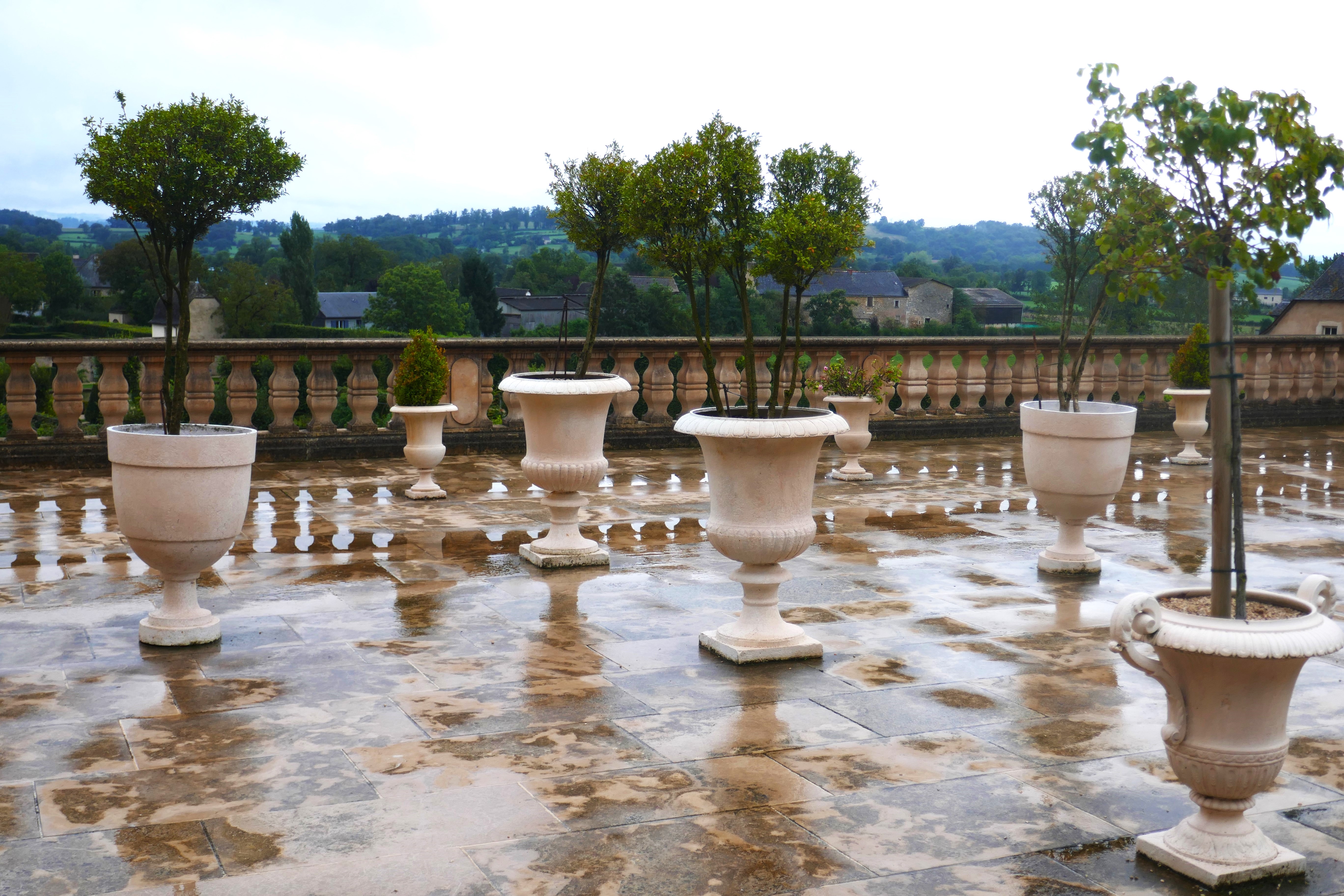 Die Terrasse von Bournazel bei strömendem Regen
