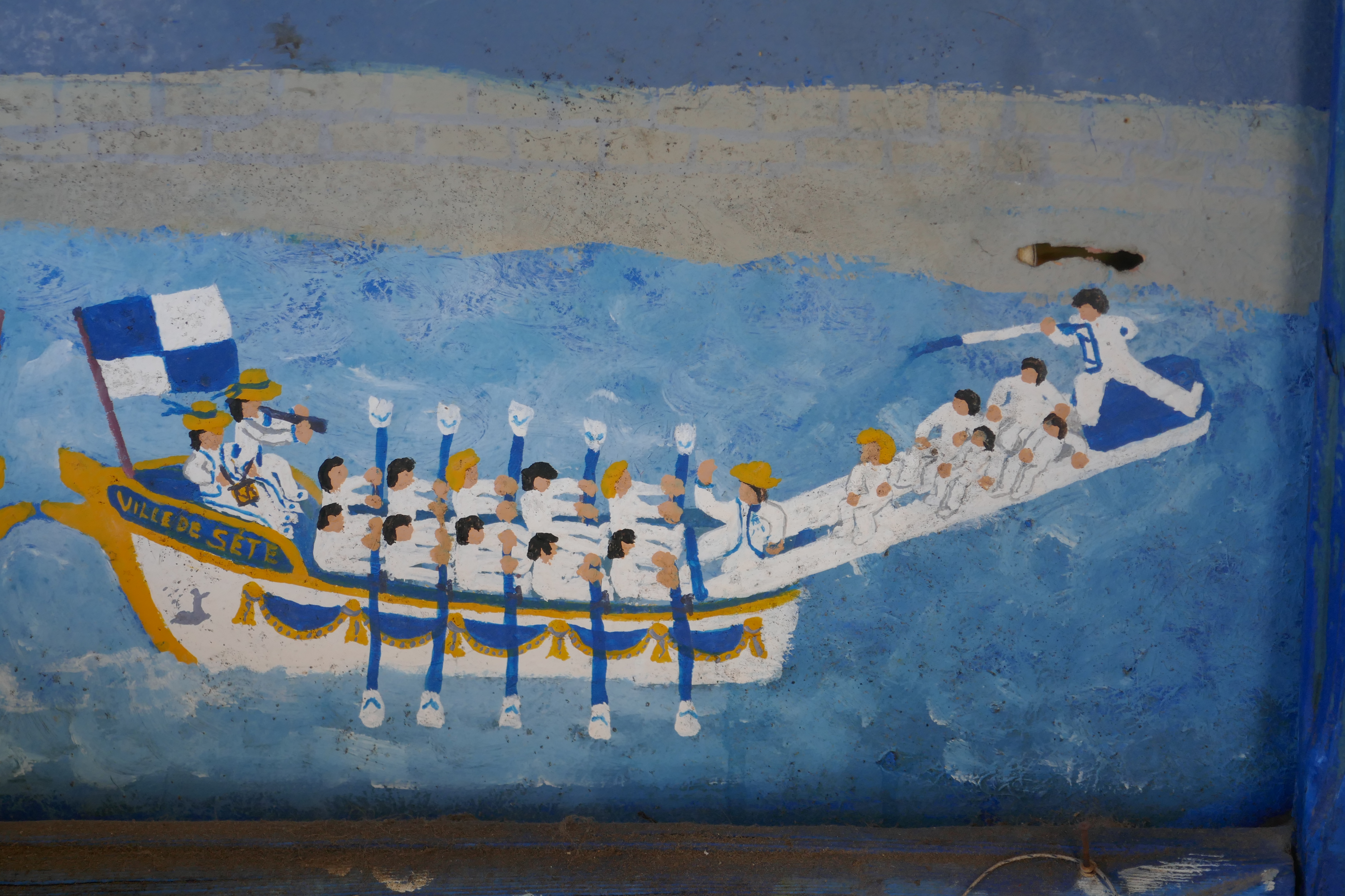 Kleines Wandgemälde im Fischerviertel von Sète