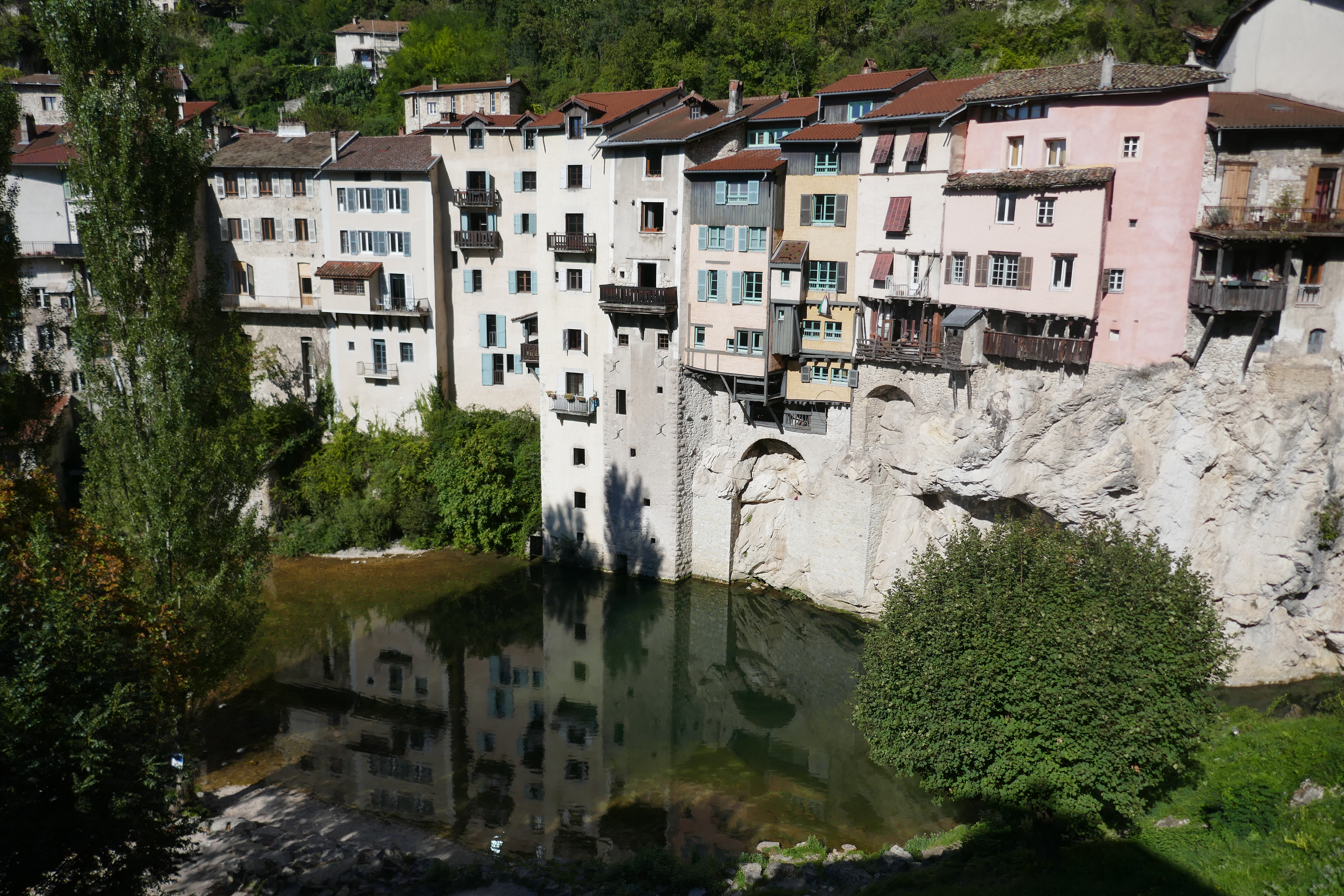 Pont-en-Royans hat eine spektakuläre Lage