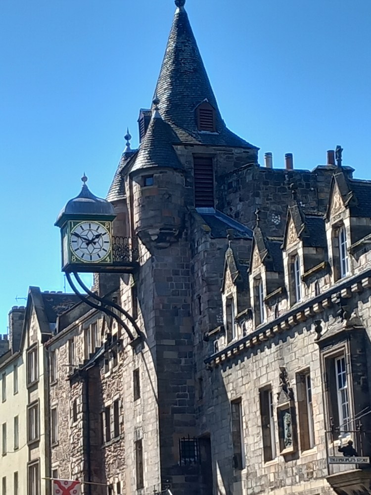 Uhrturm in der Royal Mall