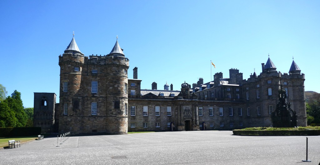 Palace of Holyroodhouse, Stammsitz der Stuarts in Edinburgh
