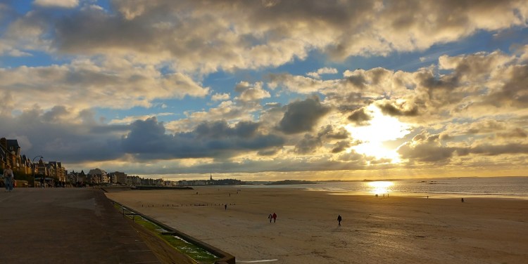 Abendstimmung an der Promenade von Paramé I (im Hintergrund St. Malo intra muros)